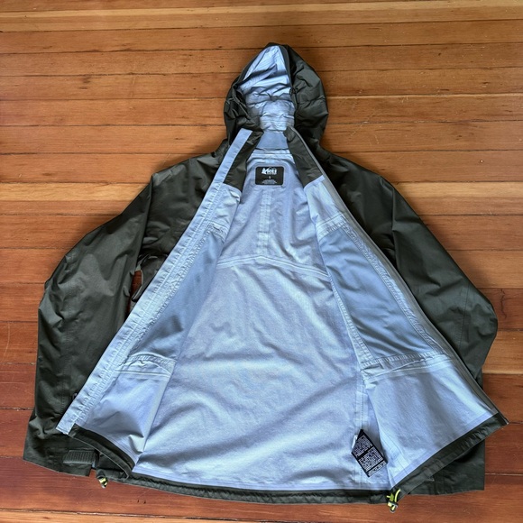 REI Co-Op Men’s Waterproof Rain Shell Small Olive - Picture 6 of 7